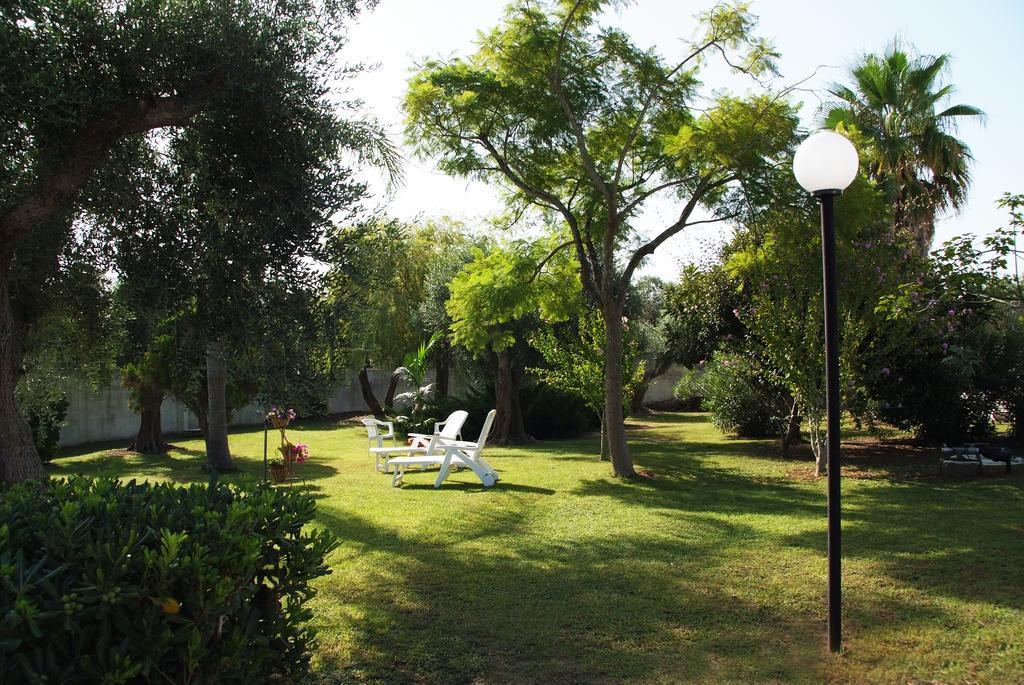 Agriturismo Villa Tommaso Torre dell'Orso Exterior photo